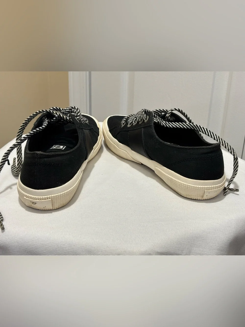 Chaps Black Canvas Lace-Up Sneakers | Women’s Size 6